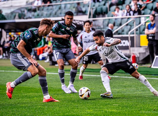 Legia Warszawa pokonuje Lechie Gdańsk w 29 kolejce extraklasy