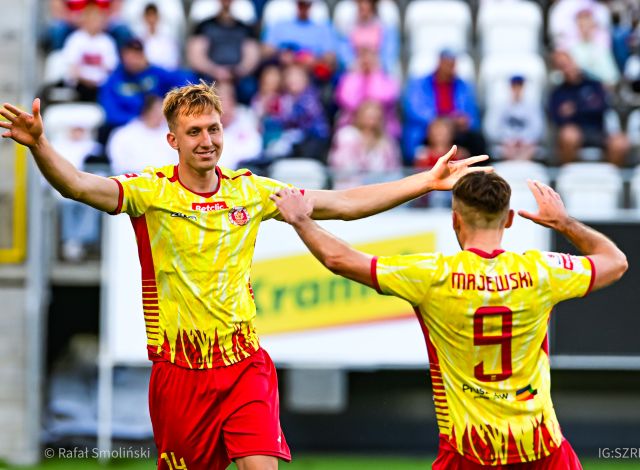 ŁKS przegrywa ze Zniczem  Pruszków 2-3