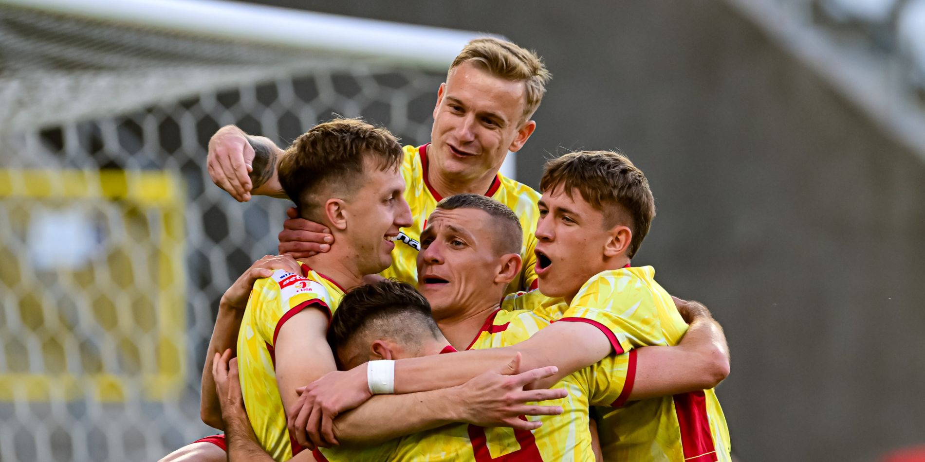 ŁKS przegrywa ze Zniczem  Pruszków 2-3