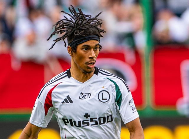 Legia Warszawa remisuje ze Stalą Mielec 2:2.